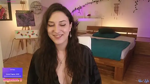 melinastyles online show from June 7, 1:27 pm