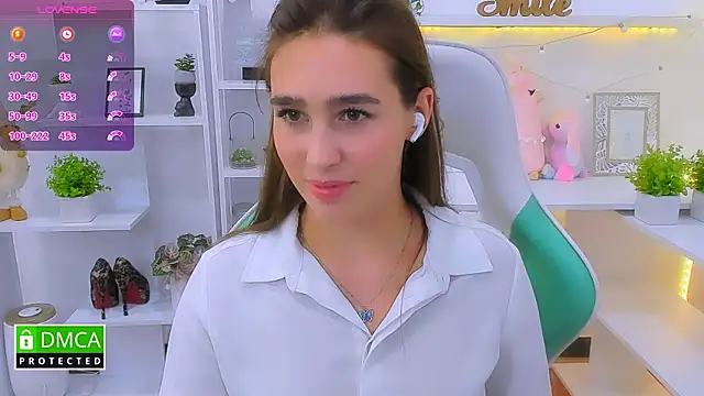  Eliizabeth  online show from September 20, 9:20 pm