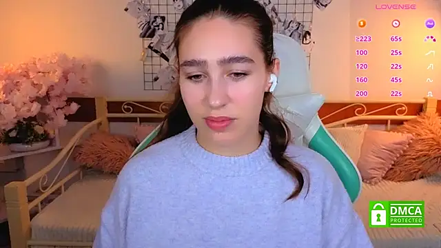  Eliizabeth  online show from March 11, 6:35 pm