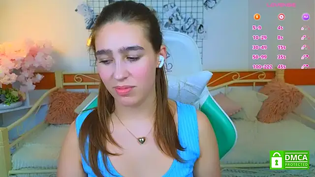  Eliizabeth  online show from March 31, 10:45 pm