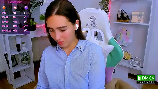  Eliizabeth  online show from November 30, 10:10 pm