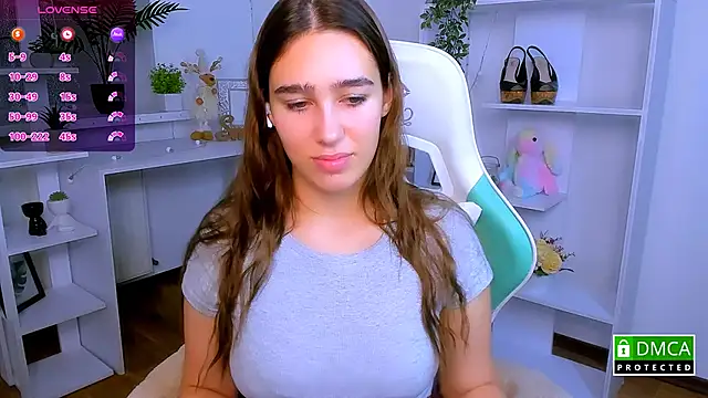  Eliizabeth  online show from November 18, 11:15 pm