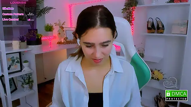  Eliizabeth  online show from December 19, 10:45 pm