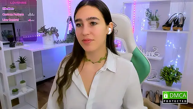  Eliizabeth  online show from January 14, 9:51 pm