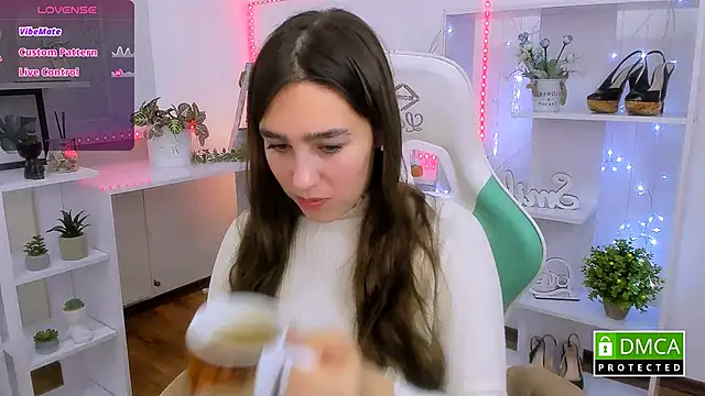  Eliizabeth  online show from January 8, 9:32 pm