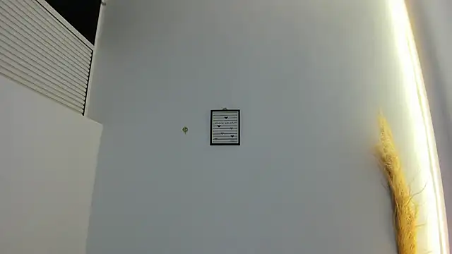 emma woods  online show from November 9, 12:20 pm