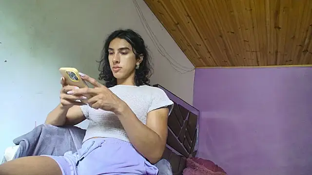 Snapshot of roxana_collins chatting on October 14, 2:39 pm roxana collins online show from October 14, 2:39 pm