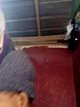 Snapshot of sweet_zara01 chatting on February 19, 9:06 am sweet zara01 online show from February 19, 9:06 am