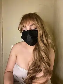 Snapshot of Mayoosh6 chatting on November 2, 7:30 pm Mayoosh6 online show from November 2, 7:30 pm