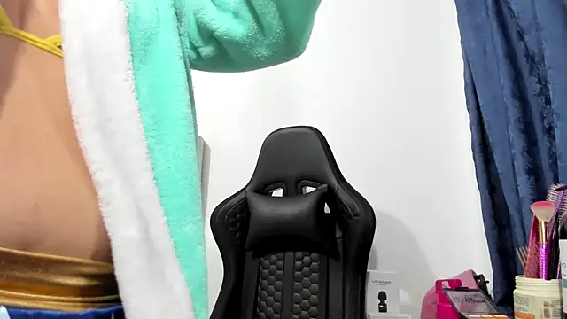 Snapshot of Chloemiller89 chatting on October 31, 7:43 pm Chloemiller89 online show from October 31, 7:43 pm