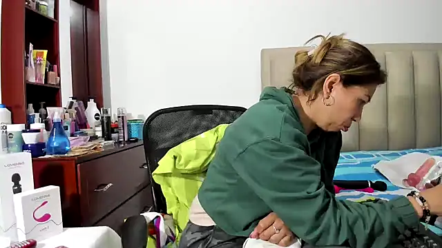 Chloemiller89 online show from January 31, 2:04 am