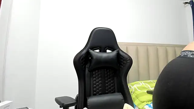 Snapshot of Chloemiller89 chatting on November 27, 9:59 pm Chloemiller89 online show from November 27, 9:59 pm