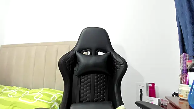 Snapshot of Chloemiller89 chatting on October 25, 10:32 pm Chloemiller89 online show from October 25, 10:32 pm