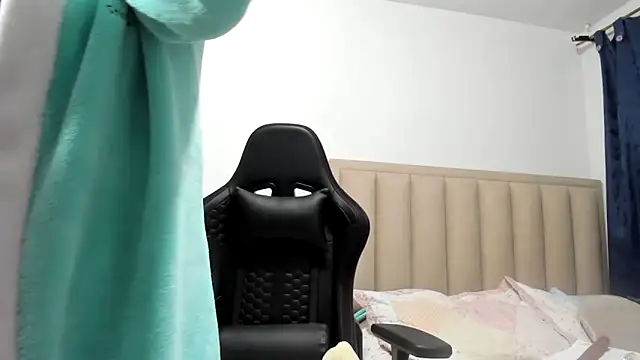 Snapshot of Chloemiller89 chatting on November 21, 11:59 pm Chloemiller89 online show from November 21, 11:59 pm