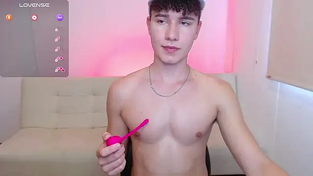 adrian morelly online show from February 8, 7:44 pm