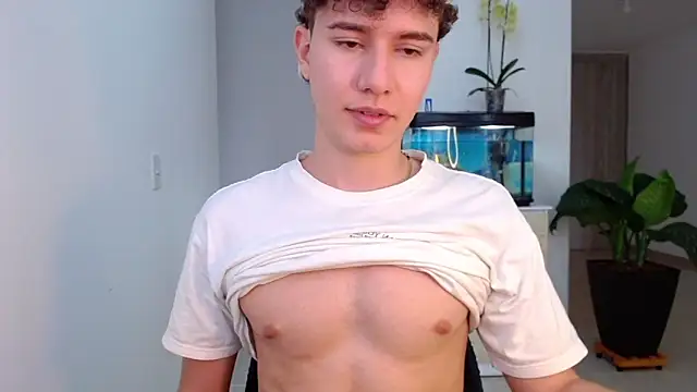 Snapshot of adrian_morelly chatting on December 2, 9:01 pm adrian morelly online show from December 2, 9:01 pm
