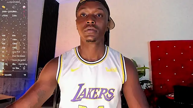 DannSmmith online show from October 26, 5:08 am