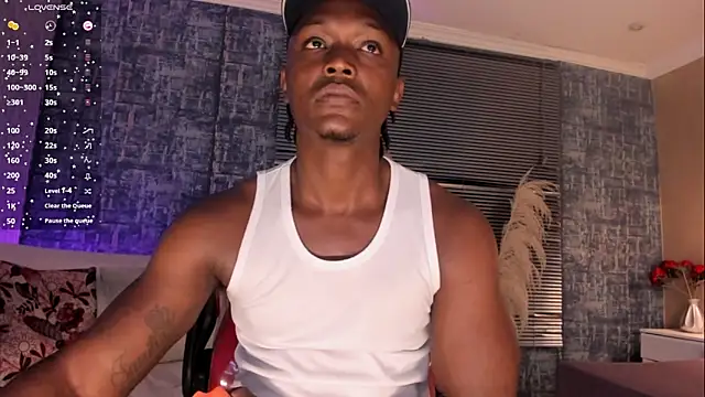 DannSmmith online show from April 17, 3:42 am