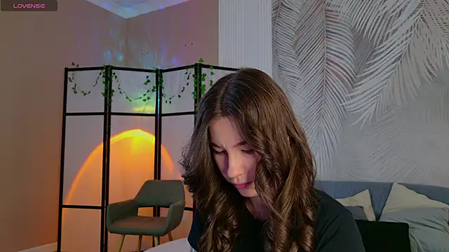 Snapshot of Marie_Diaze chatting on June 17, 5:07 am Marie Diaze online show from June 17, 5:07 am