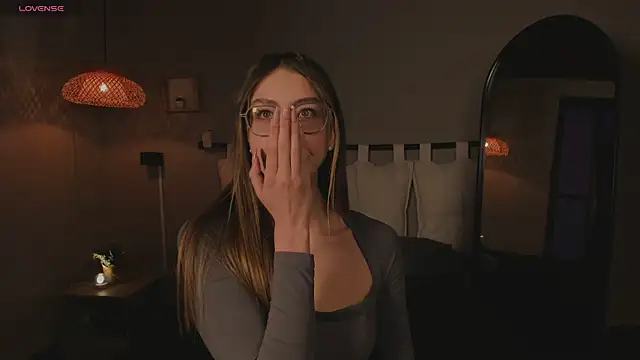 lua ferch   online show from March 10, 1:10 pm