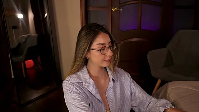 lua ferch   online show from December 5, 12:37 pm