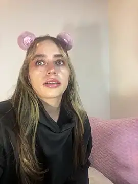 Snapshot of Natalia_Suarez chatting on October 31, 3:25 am Natalia Suarez online show from October 31, 3:25 am