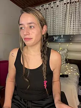 Snapshot of Natalia_Suarez chatting on March 3, 4:54 am Natalia Suarez online show from March 3, 4:54 am