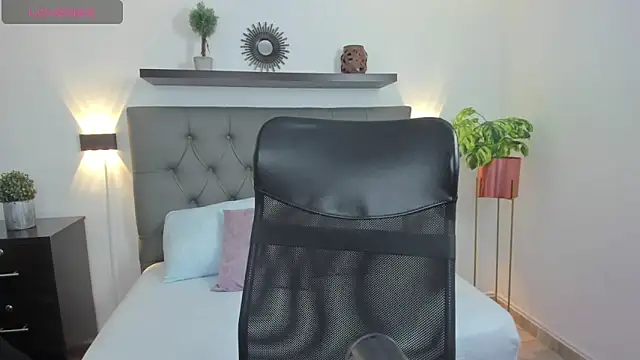 nataly rodri online show from November 12, 7:18 pm