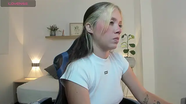 Snapshot of nataly_rodri chatting on May 14, 2:19 am nataly rodri online show from May 14, 2:19 am