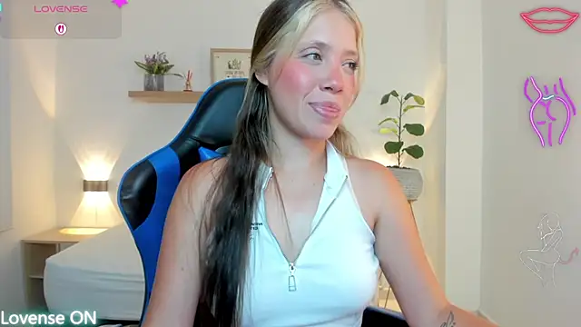 Snapshot of nataly_rodri chatting on May 9, 3:43 am nataly rodri online show from May 9, 3:43 am