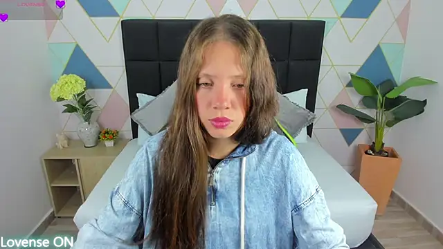 nataly rodri online show from October 31, 1:57 am