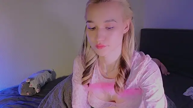 Snapshot of shey1i chatting on February 14, 5:57 pm shey1i online show from February 14, 5:57 pm