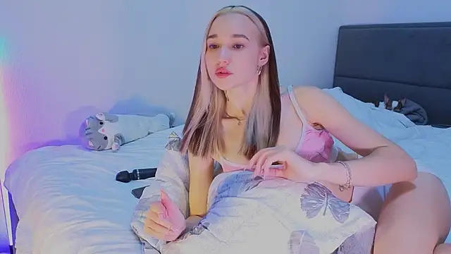 Snapshot of shey1i chatting on March 2, 10:17 pm shey1i online show from March 2, 10:17 pm