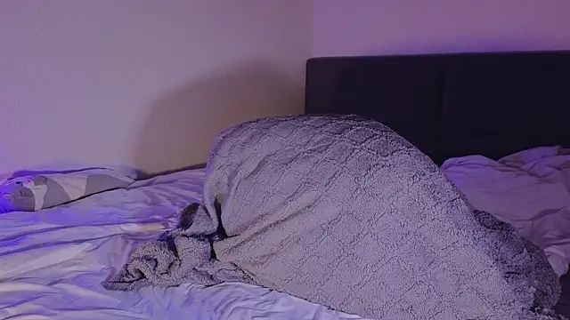 Snapshot of shey1i chatting on February 22, 3:13 pm shey1i online show from February 22, 3:13 pm