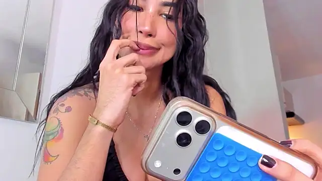 Snapshot of GarciaMilu chatting on May 14, 12:07 am GarciaMilu online show from May 14, 12:07 am