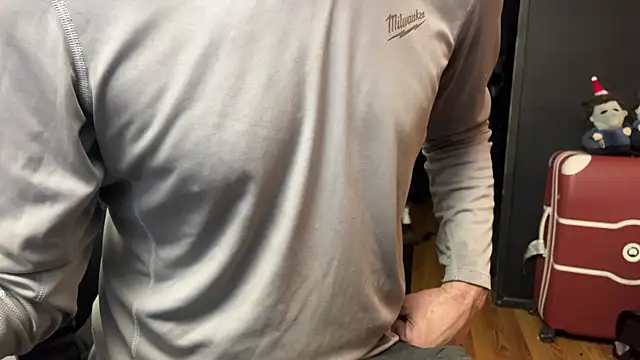 Snapshot of leanjamesdean chatting on December 17, 12:15 am leanjamesdean online show from December 17, 12:15 am