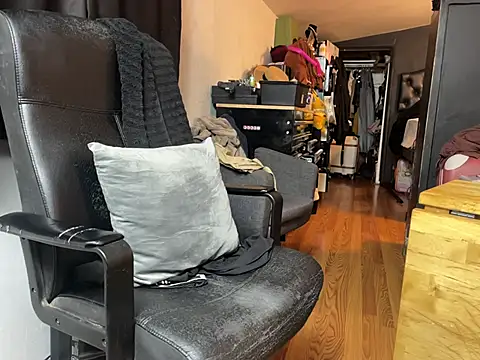 leanjamesdean online show from November 29, 4:12 am