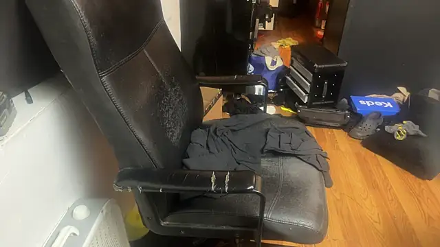 leanjamesdean online show from April 23, 7:15 am