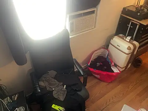 leanjamesdean online show from May 17, 11:27 pm