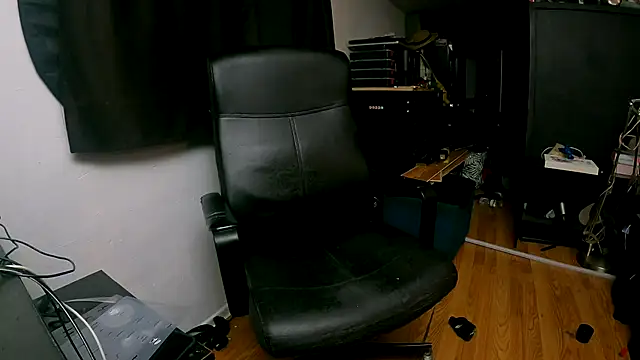leanjamesdean online show from October 18, 6:26 am