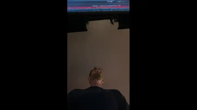 Snapshot of leanjamesdean chatting on December 21, 5:31 am leanjamesdean online show from December 21, 5:31 am