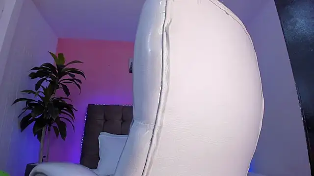 aleja cute  online show from March 11, 4:08 am