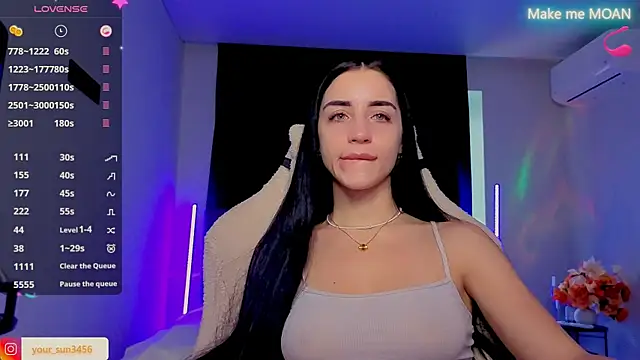 Snapshot of Kemi__Jordan chatting on November 10, 8:19 am Kemi Jordan online show from November 10, 8:19 am