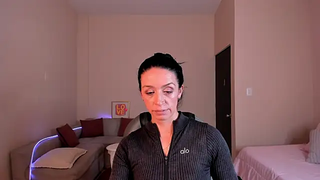 Kristen Garner online show from July 10, 7:47 pm
