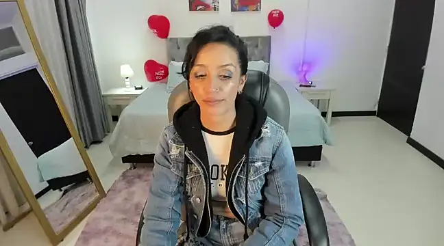 Kristen Garner online show from February 17, 7:44 pm