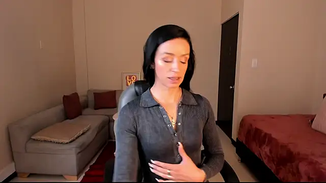 Kristen Garner online show from April 6, 8:10 pm