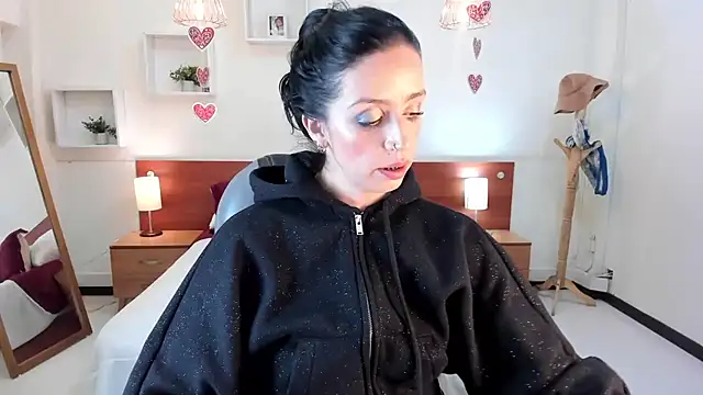 Kristen Garner online show from February 20, 12:19 am