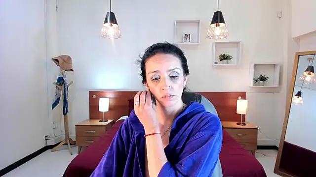 Kristen Garner online show from February 12, 12:16 am