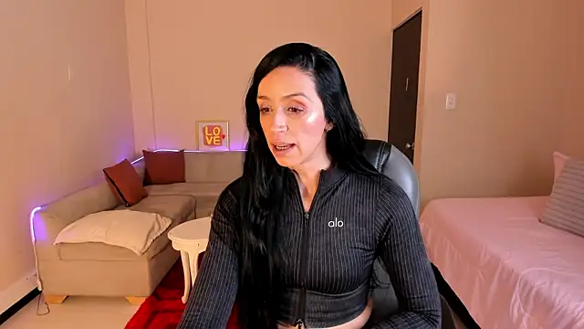Kristen Garner online show from July 16, 7:11 pm
