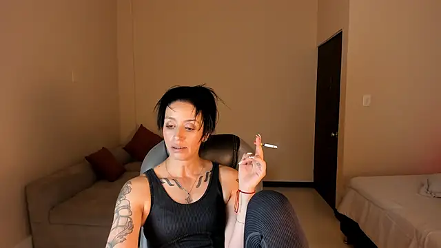 Snapshot of Kristen_Garner chatting on February 16, 8:40 pm Kristen Garner online show from February 16, 8:40 pm